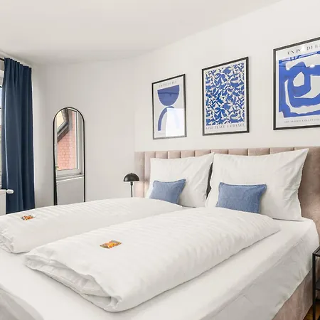 Blu -modern Interior Design In Centre- Close To Hbf & Uni Apartment Kassel